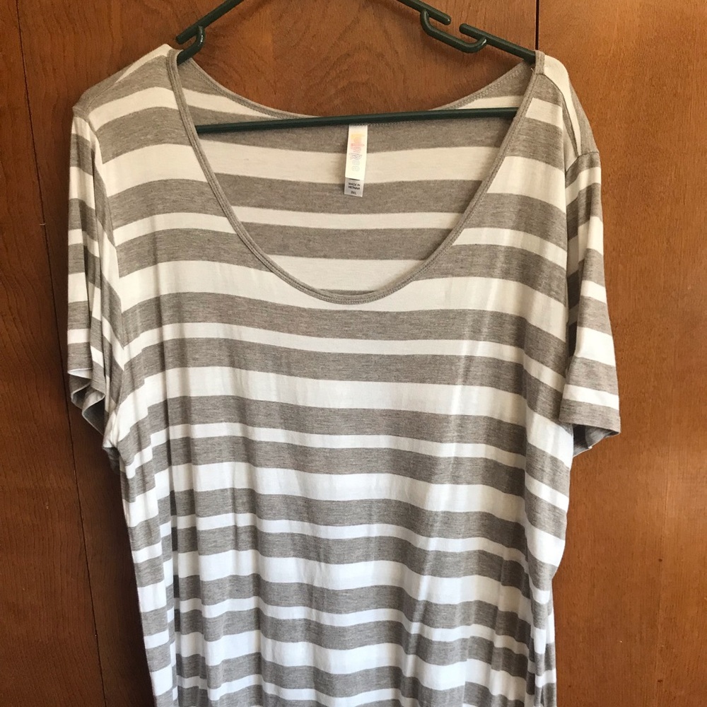 EUC 3X LuLaRoe Classic T